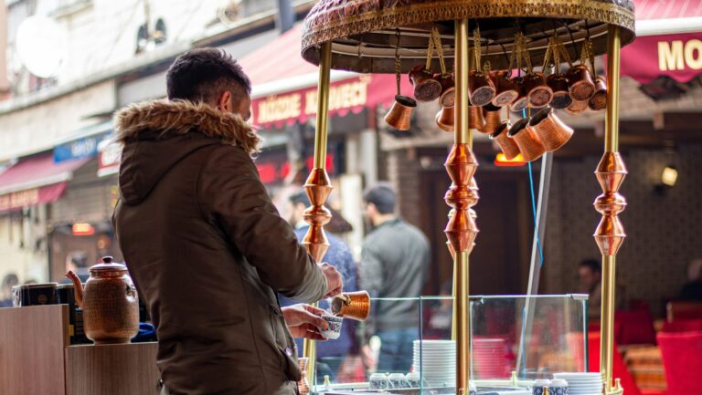 Turkish Families Are Hungry for God’s Word
